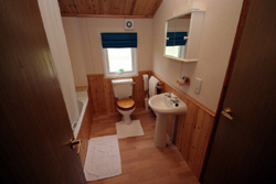 Family Bathroom en suite to Master Bedroom
